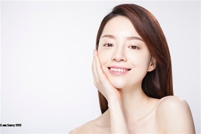 5 CÔNG DỤNG LÀM ĐẸP HIỆU QUẢ TỪ NƯỚC HOA HỒNG