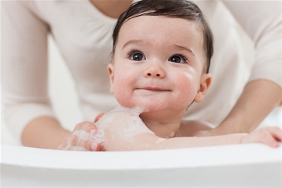 SỮA TẮM NGỪA RÔM SẢY CHO BÉ AN TOÀN HIỆU QUẢ