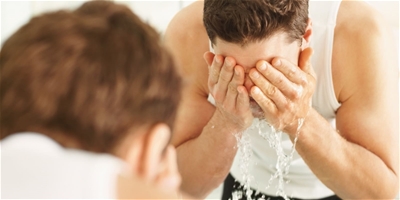 BÍ QUYẾT CHĂM SÓC DA KHÔ CHO NAM GIỚI